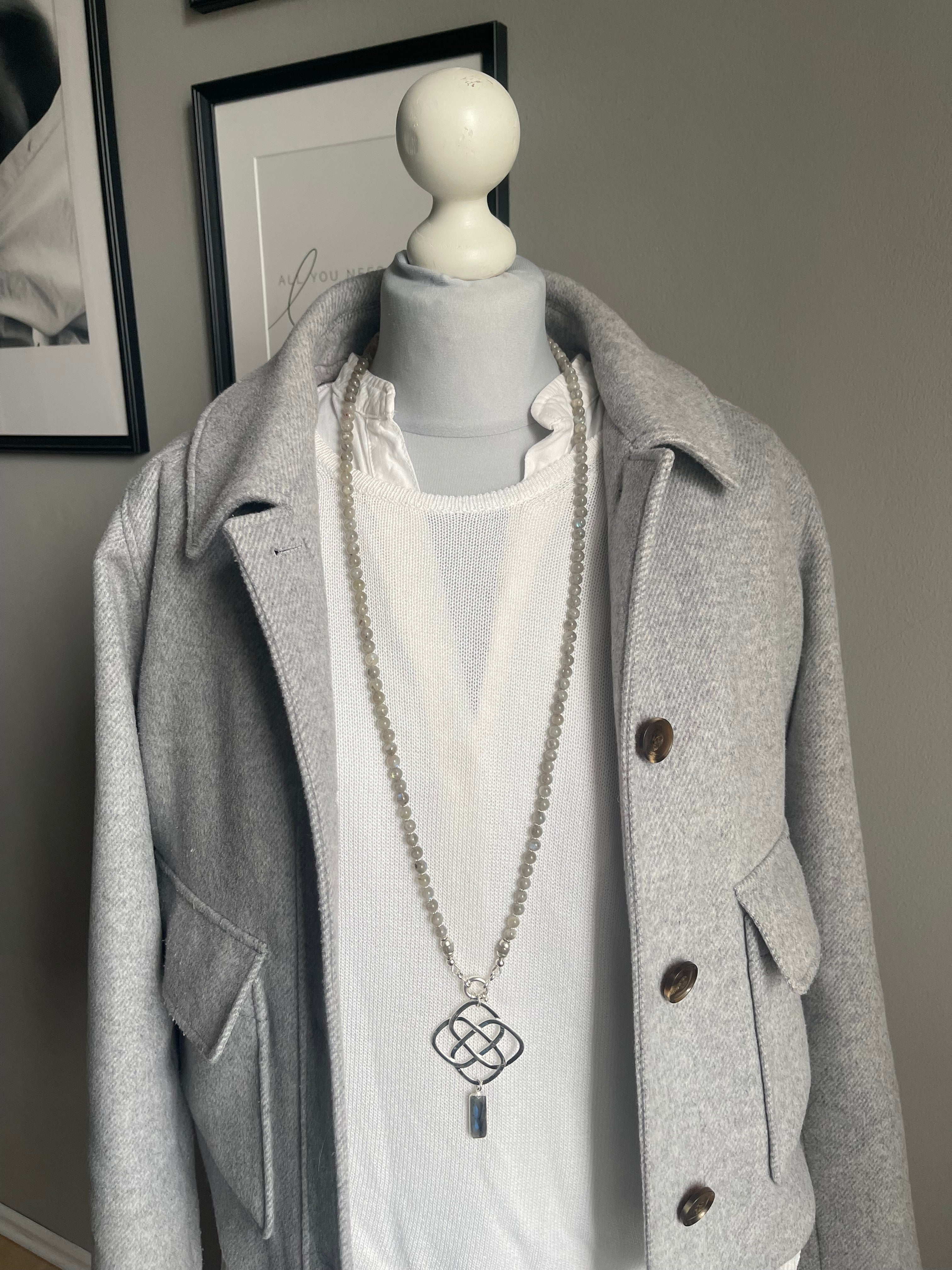 Lange Labradorit Kette grau mit großem Labradorit-Anhänger