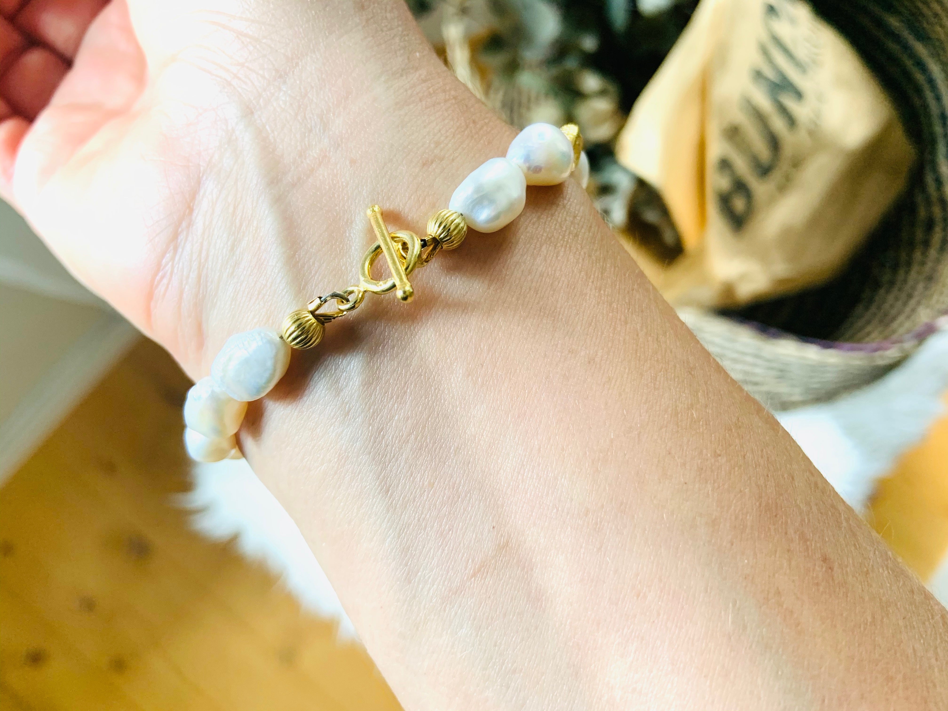 Armband PREMIUM - "White Pearls" gold